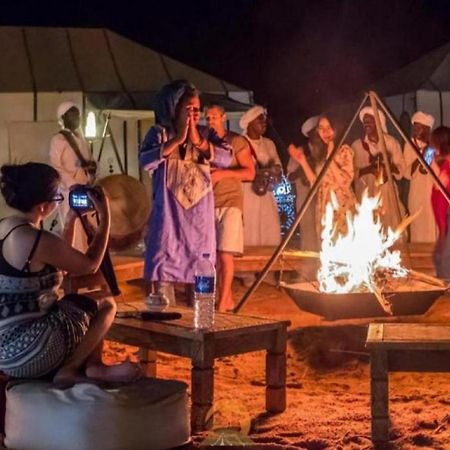 Merzouga Camp&Sandboarding Bagian luar foto